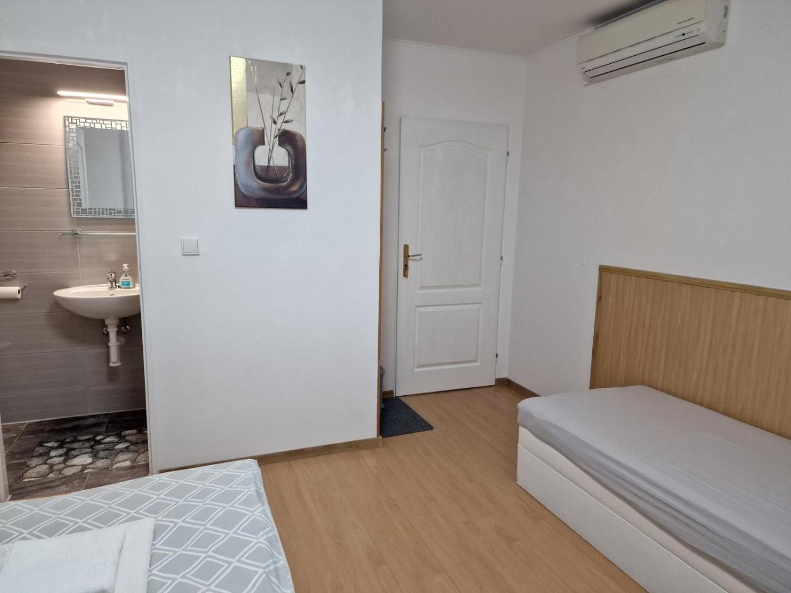 Penzion Lea Diakovce Exterior foto